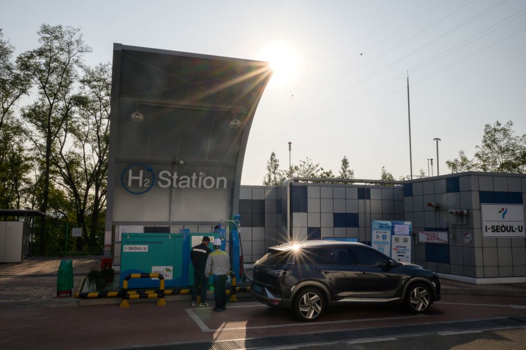 hydrogen_fuel_cell_cars.jpg